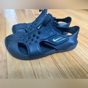 Nike Sunray protect 2 size 12c